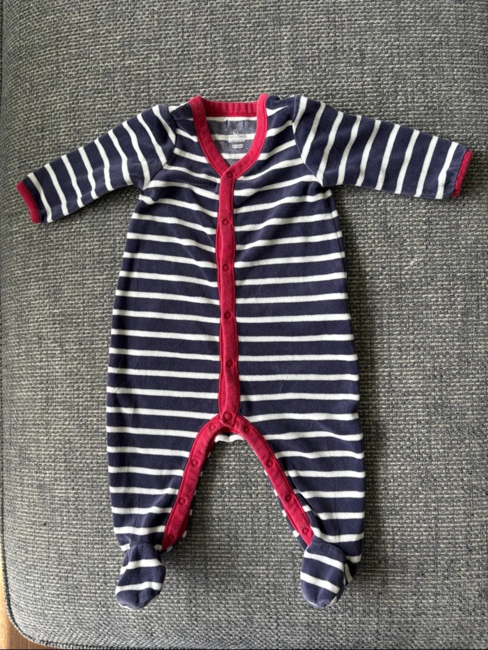 Bundle 2 Baby Footies GAP Navy Stripe + Carter’s Gray Bear | 6–9M Sleep Set